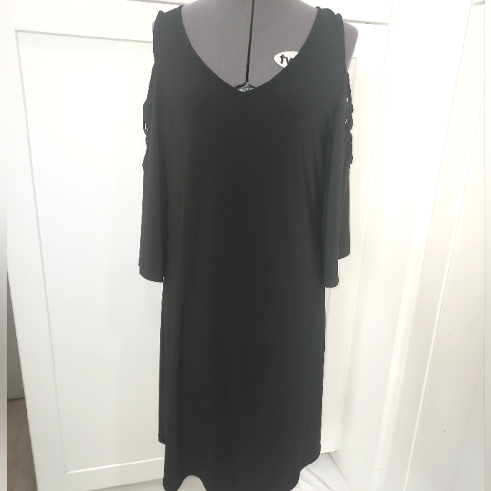 Elegant Black Cold Shoulder Dress